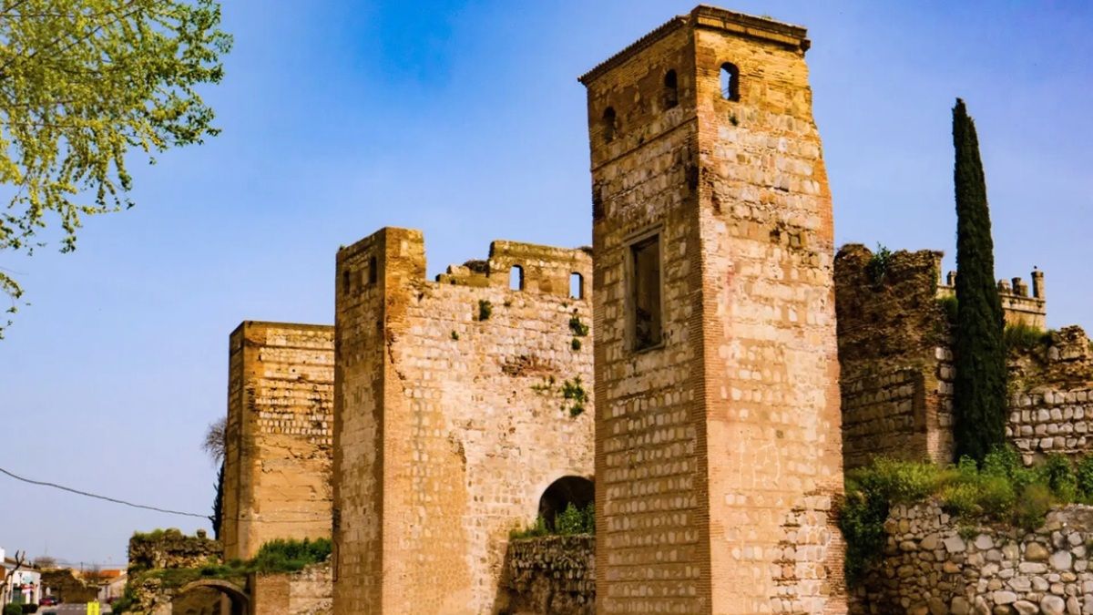 Si quieres conocer un castillo medieval