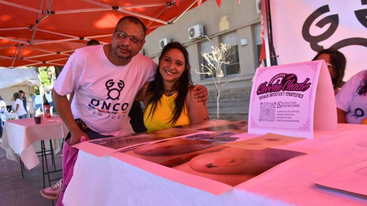 Reconstrucciones y tatuajes en cicatrices tras el cáncer mamario. Cecilia demuestra su veta solidaria. Reconstrucciones y tatuajes en cicatrices tras el cáncer mamario. Cecilia demuestra su veta solidaria.