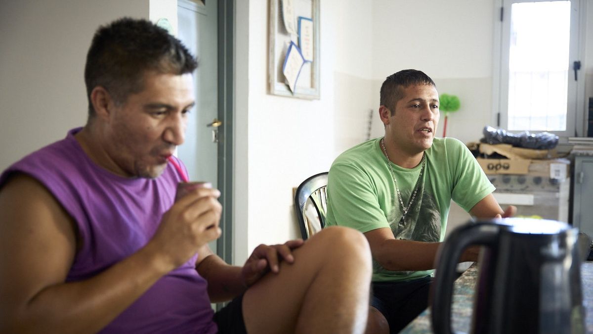 El Hogar de Cristo es uno de los pocos centros de contención para personas con problema de consumo en la zona. Trabajan con 30 chicos que intentan recuperarse de la droga.