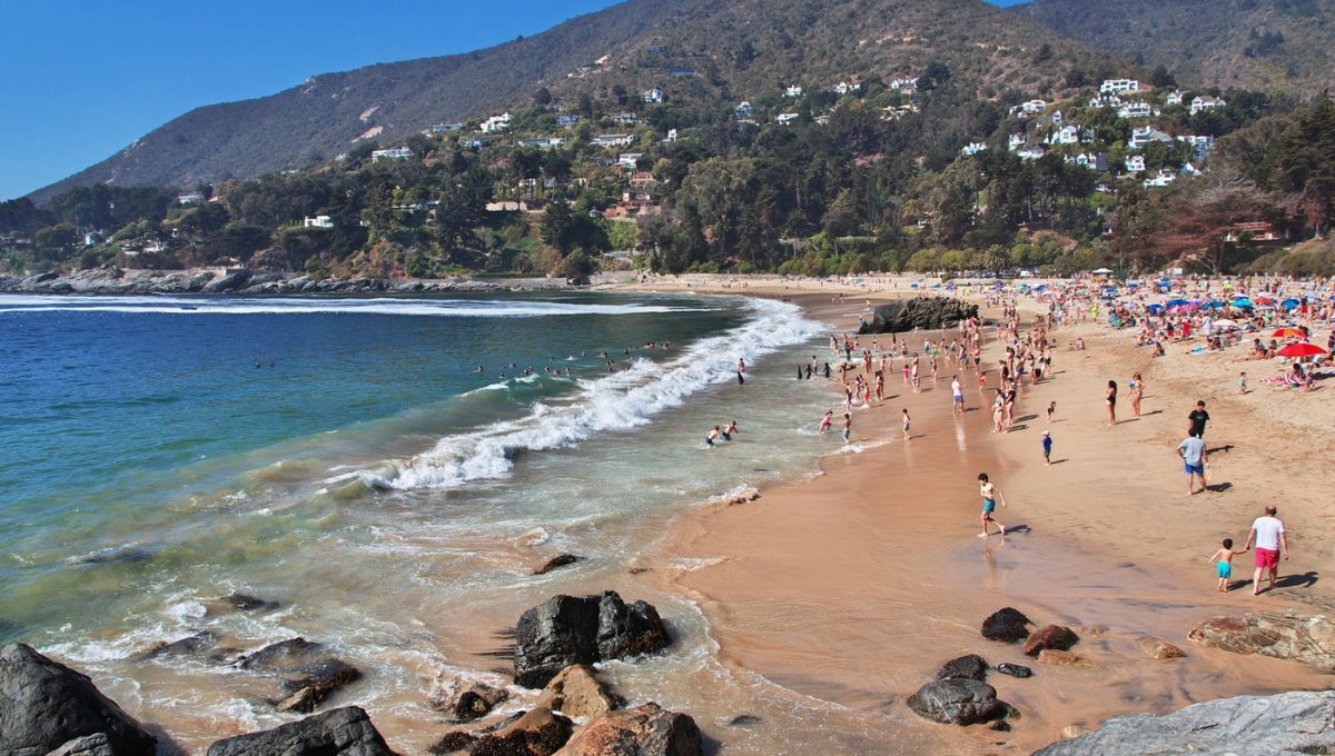 La moda en las playas de Chile que afecta a la salud de muchos turistas