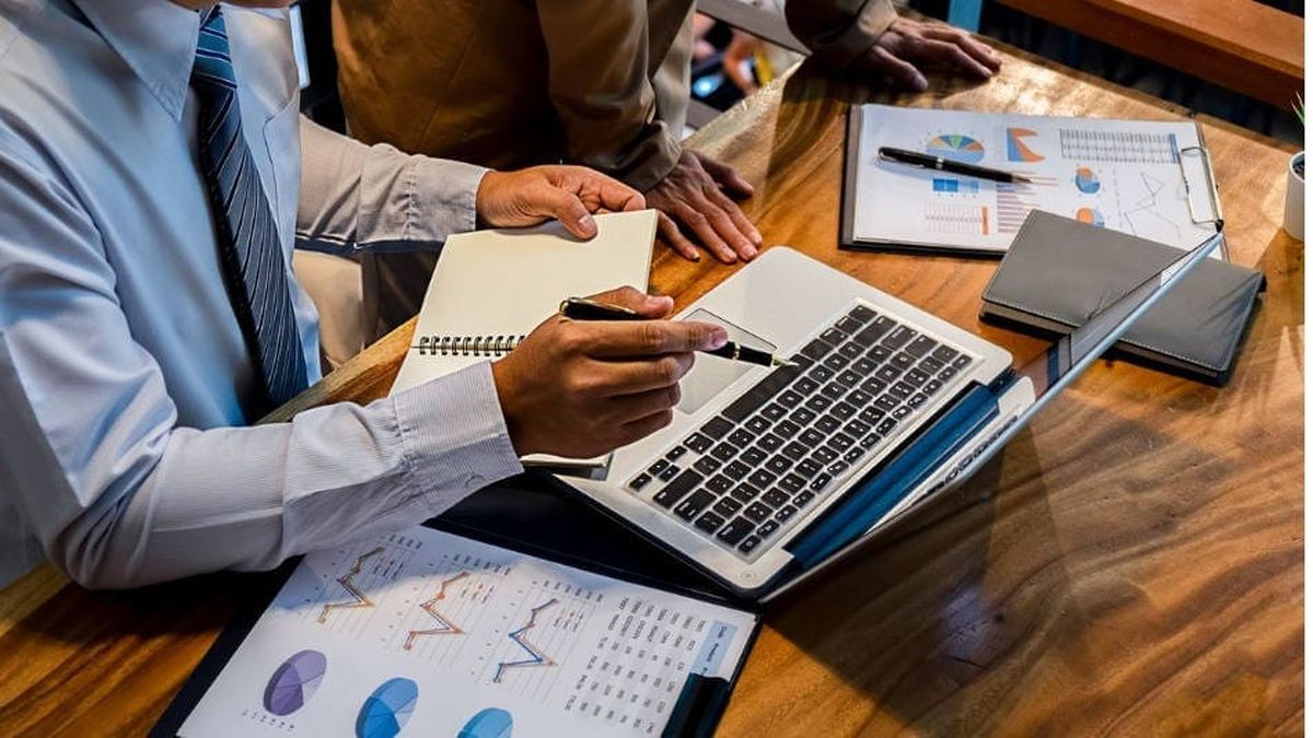 Lo que necesita esta empresa es un ejecutivo de cuentas. Lo que necesita esta empresa es un ejecutivo de cuentas. 