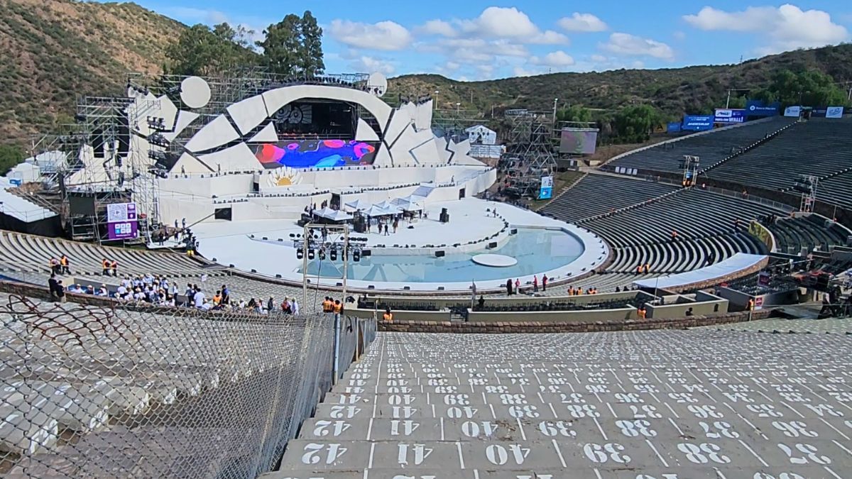 Tras las lluvias, ya llega el público para disfrutar del Acto Central de la Fiesta de la Vendimia