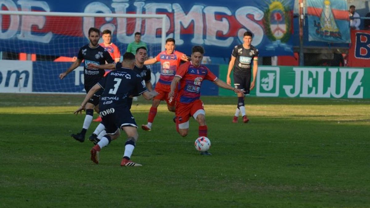 Independiente Rivadavia empató con Güemes, en Santiago del Estero.