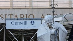 El papa León XIV pasó una noche tranquila en el Policlínico Agostino Gemelli de Roma.&nbsp;