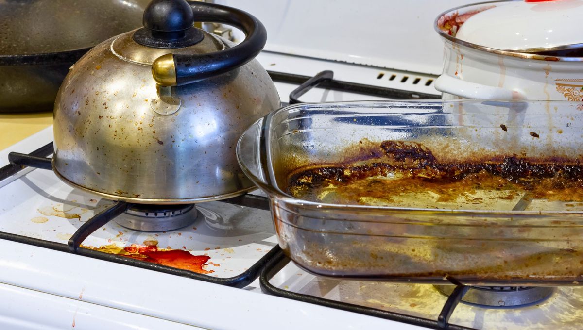 Esta solución es fácil de preparar y es muy segura para limpiar la cocina. Esta solución es fácil de preparar y es muy segura para limpiar la cocina.