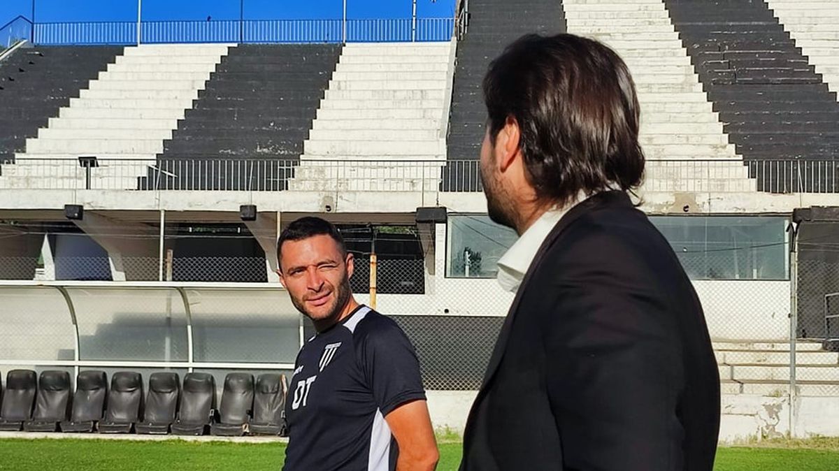 Sastre trabaja con muchas intensidad junto al plantel.