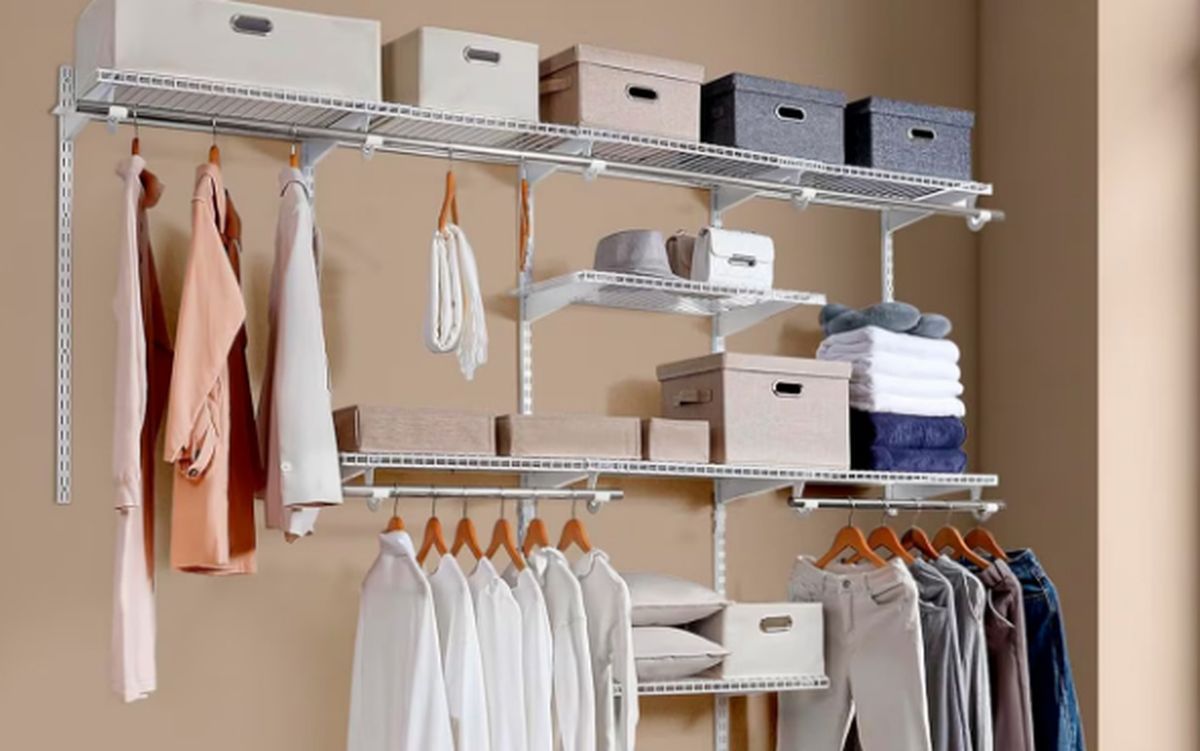 Minimalistas, económicos y estéticos. Así son los estantes abiertos que están remplazando a los placares. Minimalistas, económicos y estéticos. Así son los estantes abiertos que están remplazando a los placares.