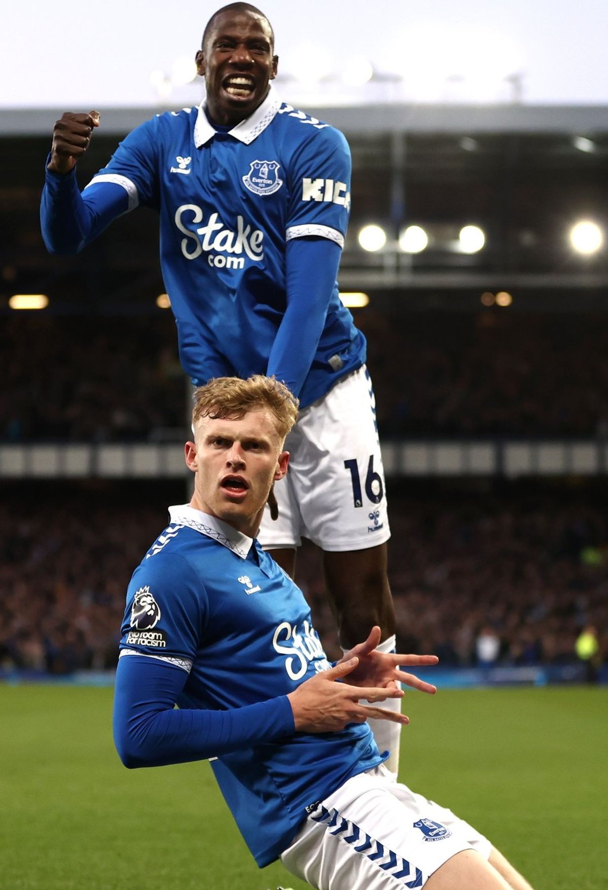 Everton se impuso 2 a 0 frente al Liverpool en el clásico de Merseyside. Everton se impuso 2 a 0 frente al Liverpool en el clásico de Merseyside.