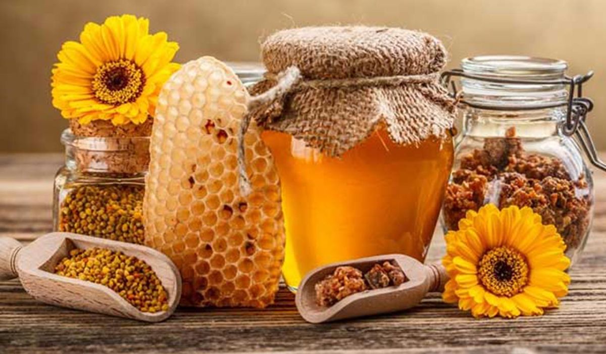 Las bondades de la miel. Además de usarse como edulcorante natural, se usa como antiinflamatorio.