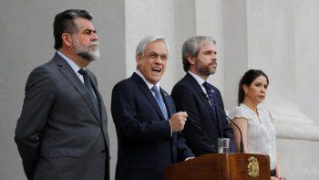 Entre el caos y las denuncias, Piñera quiere endurecer la represión y pide más apoyo