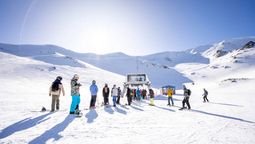 Esquel lanzó su temporada de nieve con el Cerro La Hoya como principal atractivo turístico