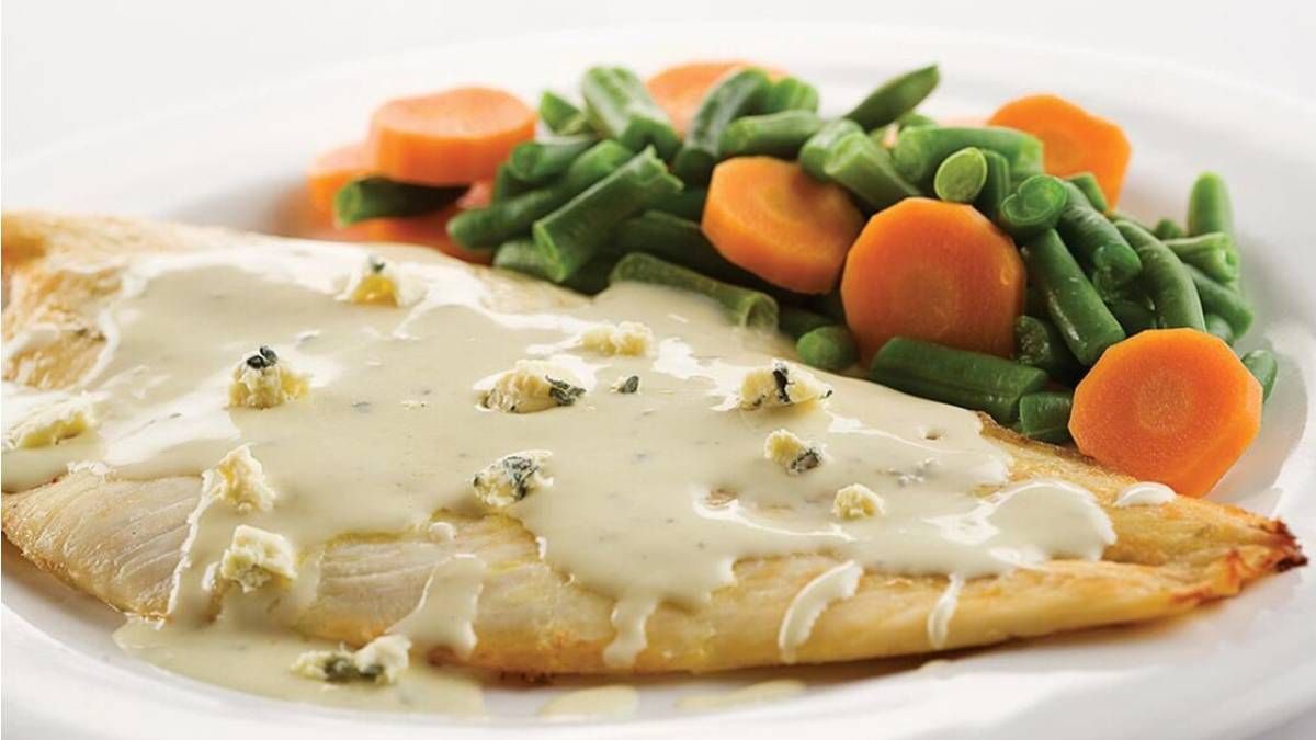 Recetas de Semana Santa: cómo hacer merluza al roquefort con 5 ingredientes. Recetas de Semana Santa: cómo hacer merluza al roquefort con 5 ingredientes.