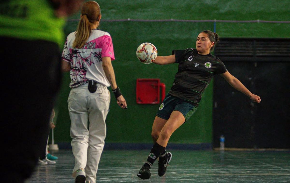 Ujemvi defiende el título nacional de futsal femenino.