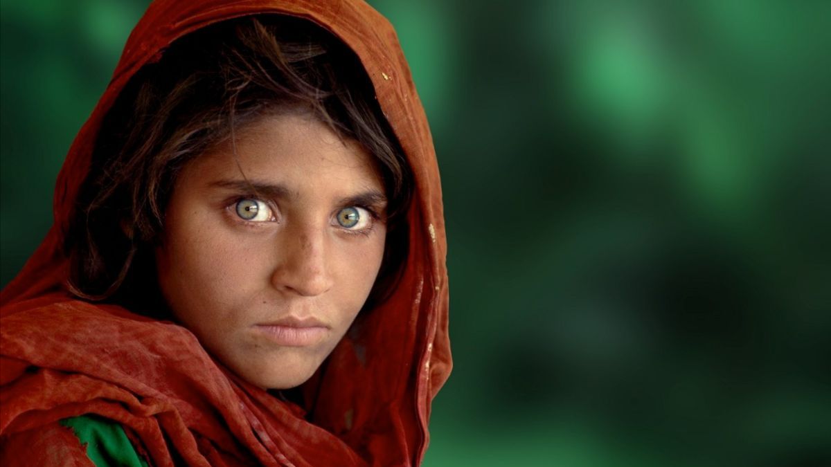 39 years after Steve McCurry's photo, this is what Sharbat Gula, the famous Afghan girl, looks like today