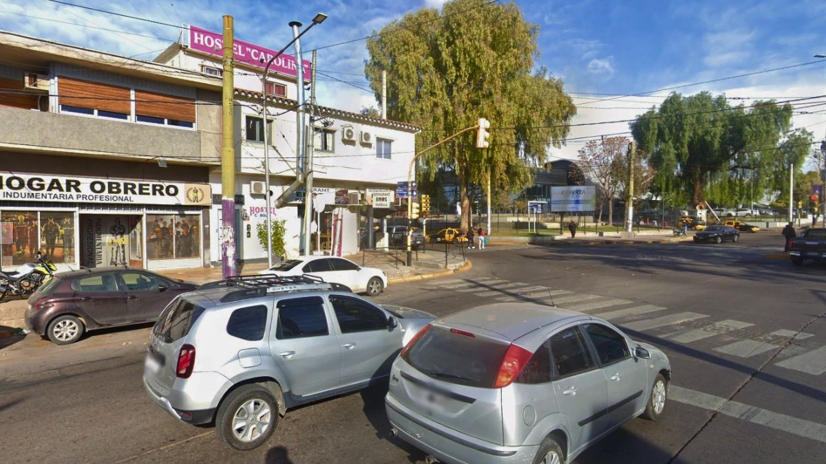 Una empleada de un hostel denunció que le robaron y que fue abusada sexualmente por un huésped