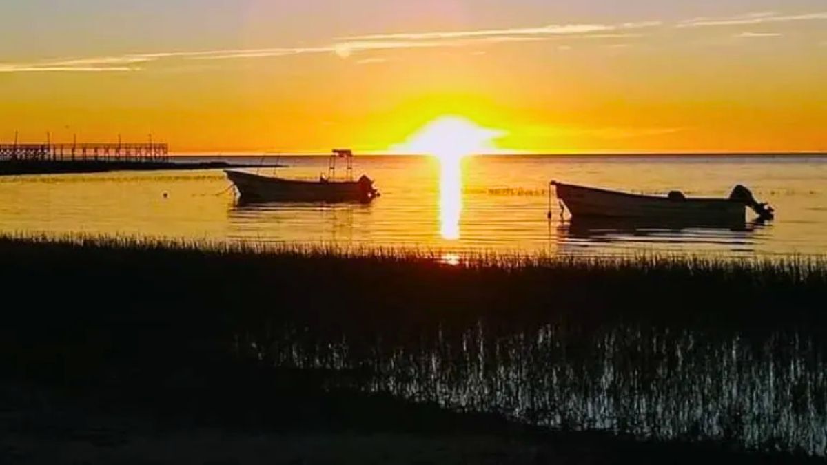 Las postales únicas que ofrece el amanecer en este pueblo. Las postales únicas que ofrece el amanecer en este pueblo.