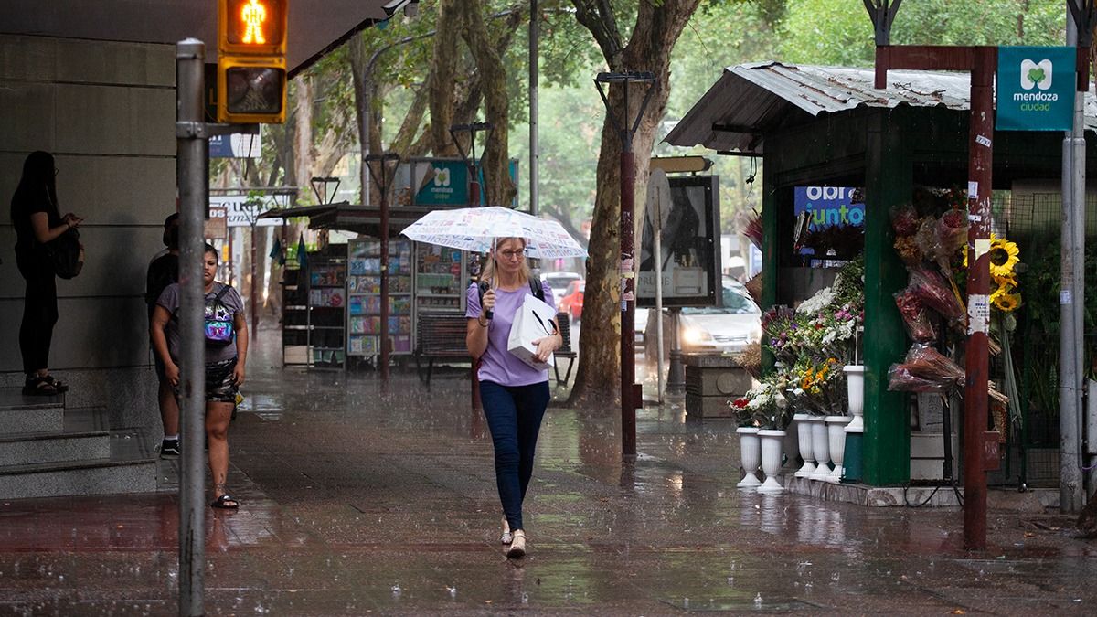 Se esperan lluvias y tormentas para el martes y miércoles