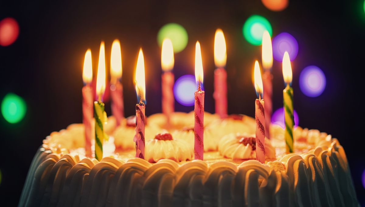 Qu&eacute; significa el ritual de las velas en el cumplea&ntilde;os.