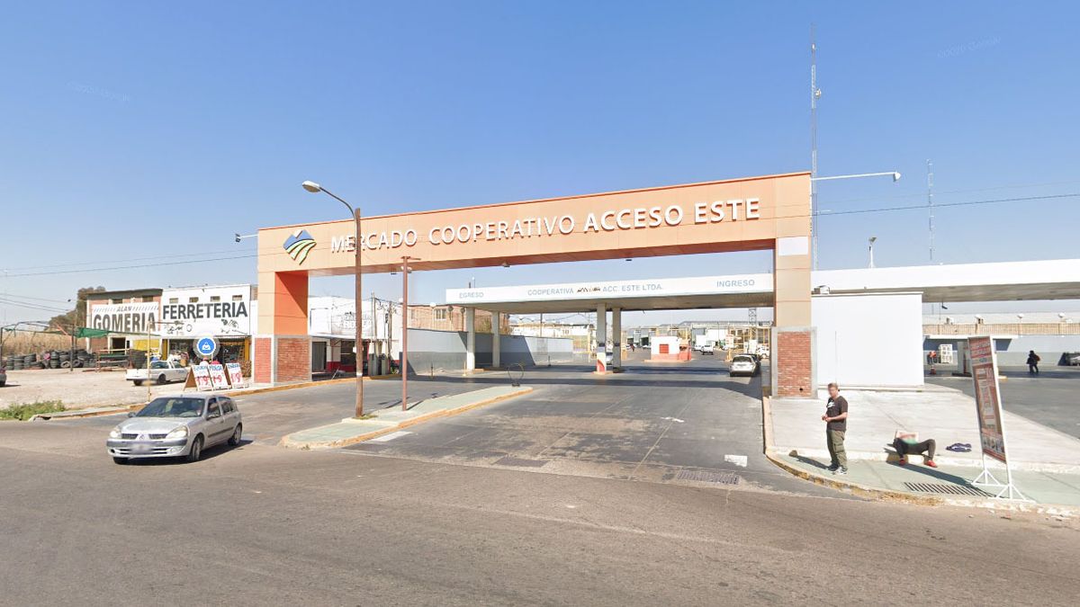 El niño fue abandonado en una camioneta en una feria de Guaymallén.