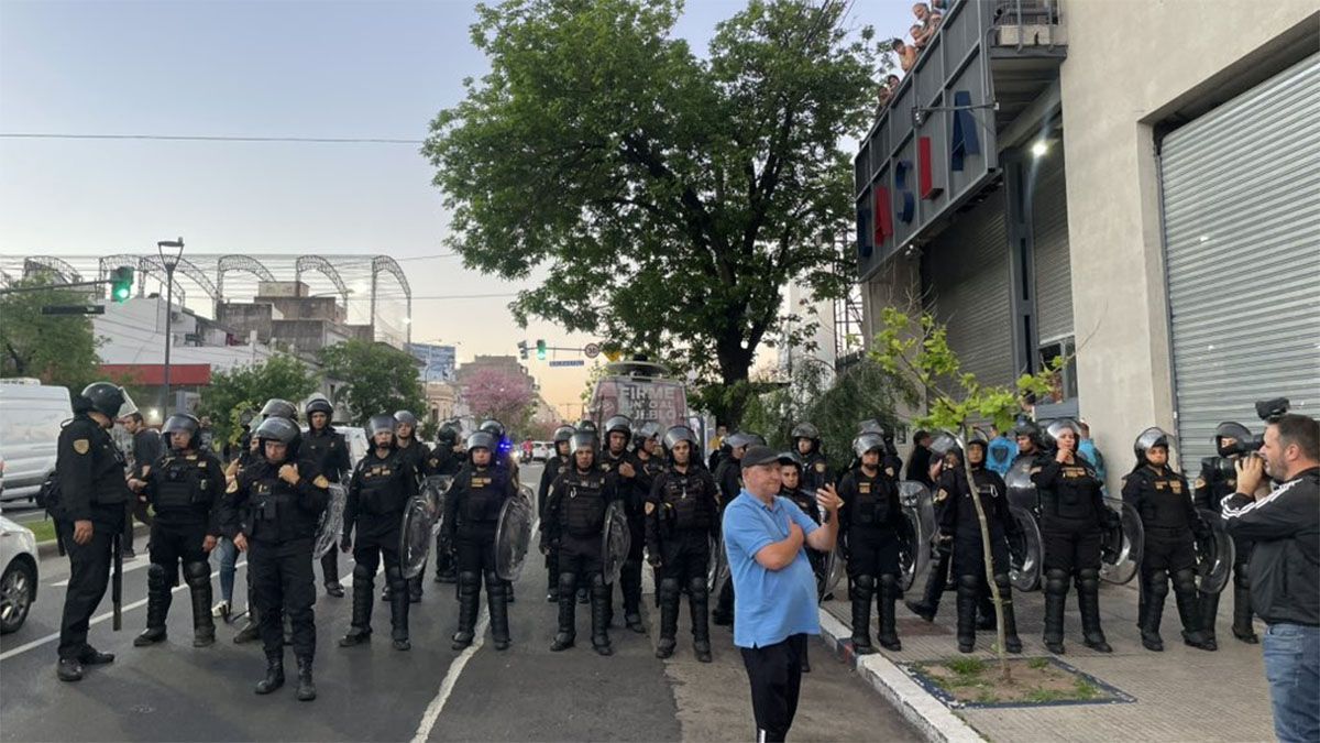 La sede de San Lorenzo estuvo llena de policías custodiando a Marcelo Moretti.