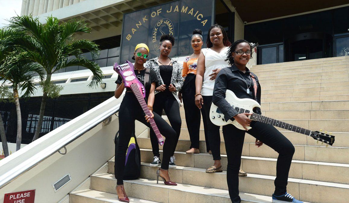 El Banco Central de Jamaica apela a la música para explicar sus políticas contra la inflación