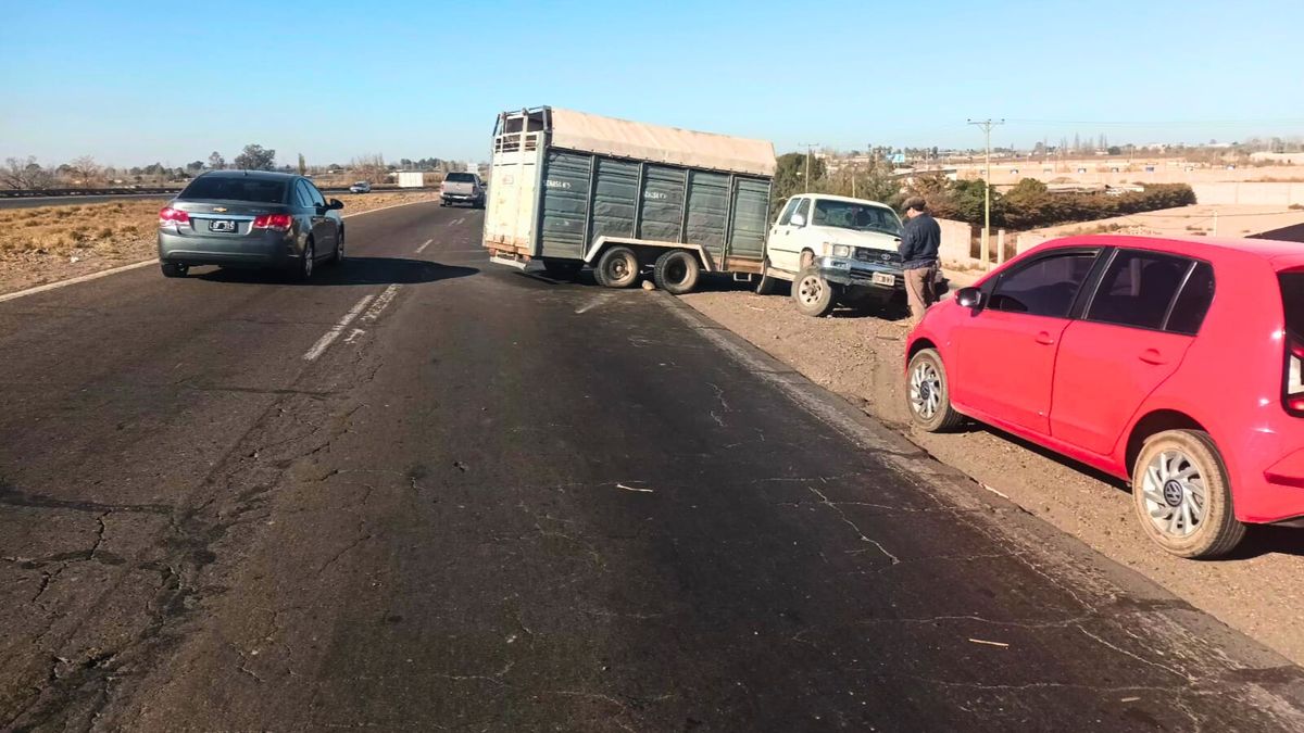 El choque en la Ruta 7 se registró este sábado cerca del mediodía.