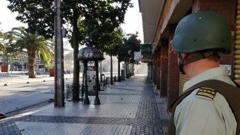 Denuncian a carabineros por abusos sexuales durante el toque de queda que sigue