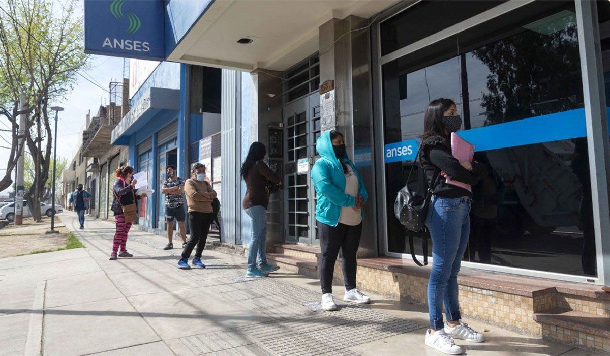 Se empieza a pagar el complemento del salario familiar que abona ANSES