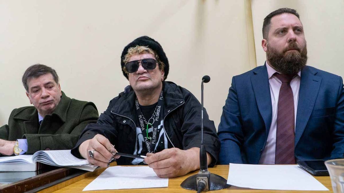Juicio al Pity Álvarez: el músico se puso a escribir durante la primera jornada, ¿hizo un nuevo tema?