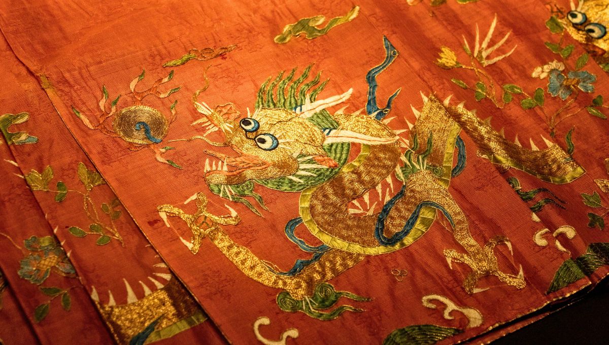 Ni China ni Japón: los únicos 3 países que tienen un dragón en su bandera nacional