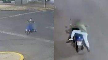 Un nene de 12 años robó una moto y en la huída casi lo atropellan: el video es escalofriante