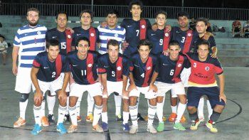 Los candidatos siguen firmes