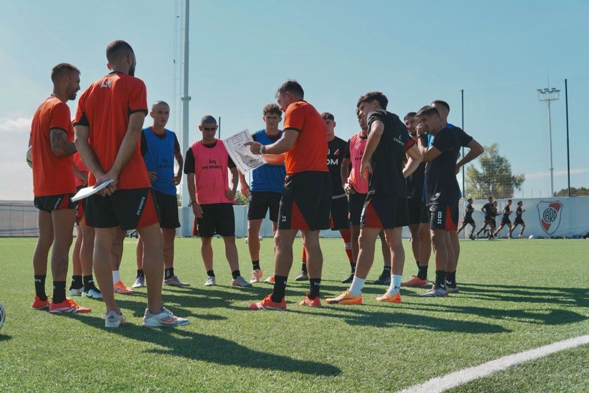 Deportivo Maipú entrenó en el Predio de River Plate.