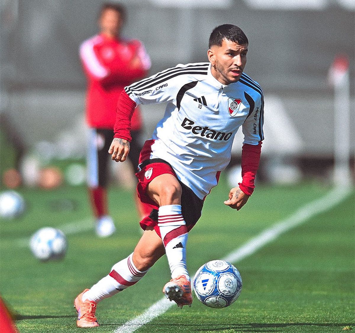 &Aacute;ngel Correa tuvo una buena labor en el amistoso que jug&oacute; River con V&eacute;lez.