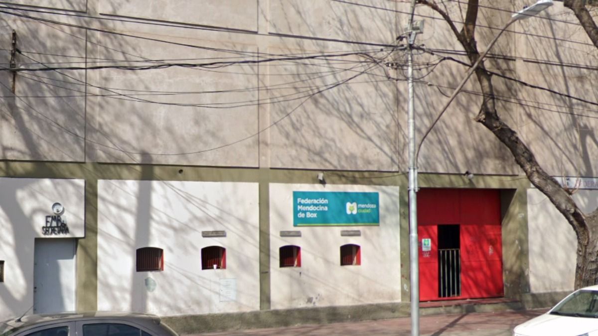 Por la situación irregular de la Federación Mendocina de Box se estuvo a punto de perder el patrominio -estadio pascual Pérez- y ser disuelta la entidad mader del boxeo local.