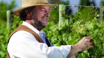 Murió Michel Rolland, el enólogo que ayudó a moldear el gusto global del vino y dejó huella en Argentina Murió Michel Rolland, el enólogo que ayudó a moldear el gusto global del vino y dejó huella en Argentina