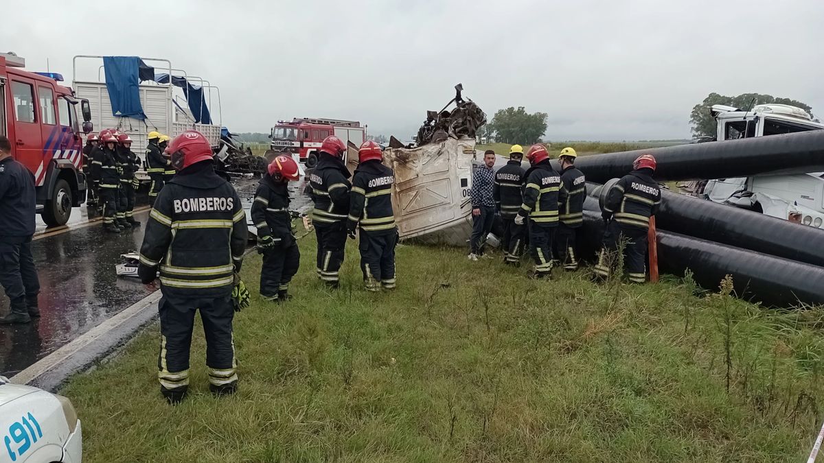 El camionero mendocino de 25 años chocó de frente con otro camión en la Ruta 5, en La Pampa.