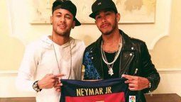 Tremenda humillación: Hamilton le pasó el trapo a Neymar