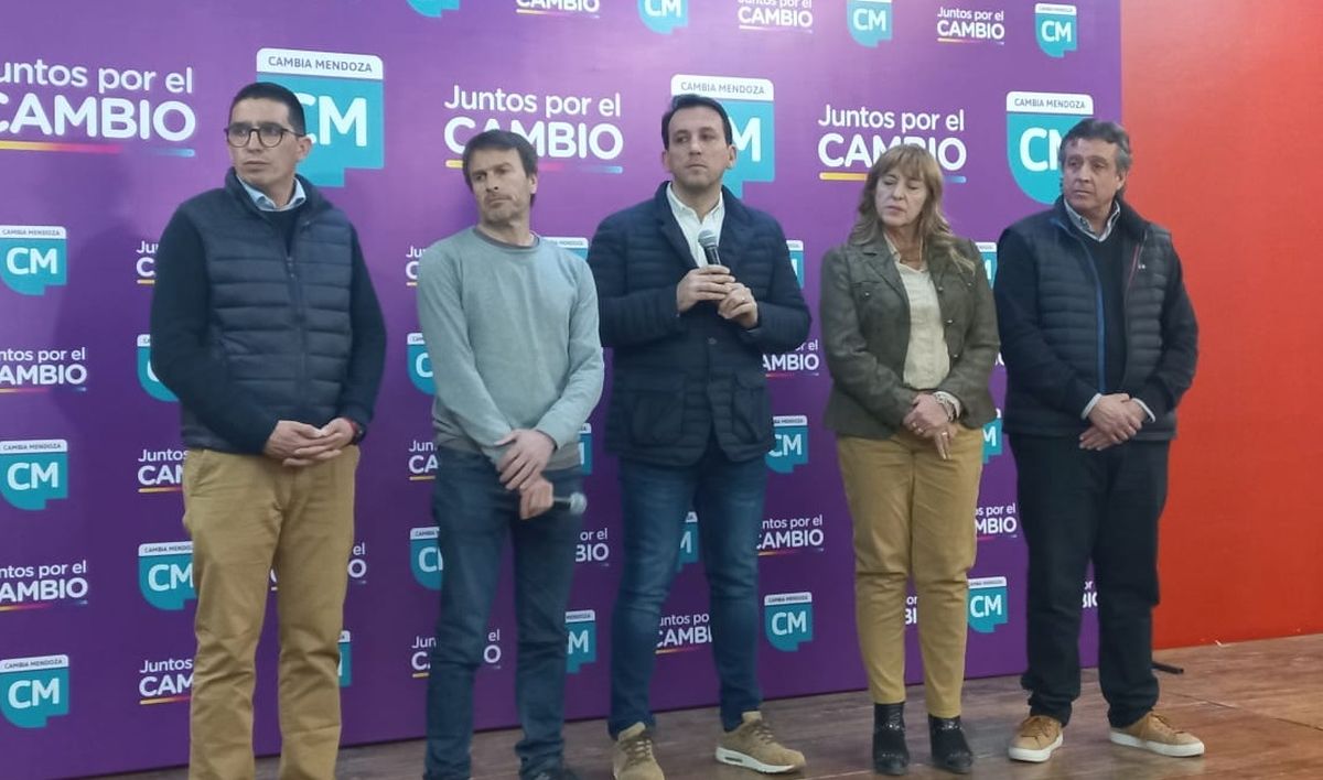 Los rostros y la desazón marcaron el clima en el bunker de Cambia Mendoza, luego de que salieran a reconocer que habían sido derrotados en las PASO 2023 presidenciales.&nbsp;