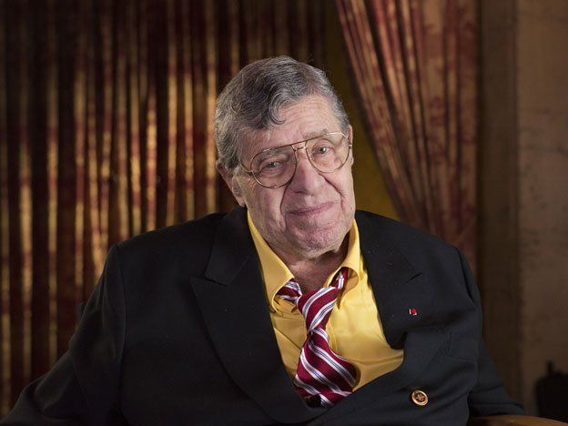 Jerry Lewis dejó su huella en el cemento en Hollywood