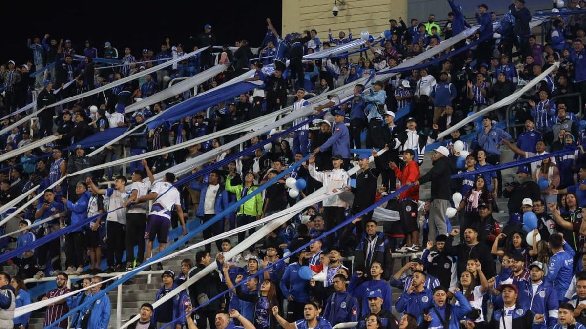 una gran convocatoria mostraron los hinchas de Godoy cruz en su regreso al Malvinas Argentinas.