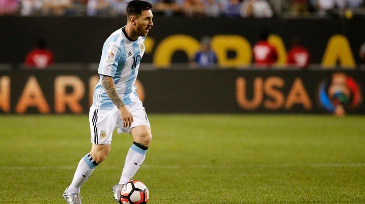 La magia de Messi alcanzó la portada de Chicago Tribune