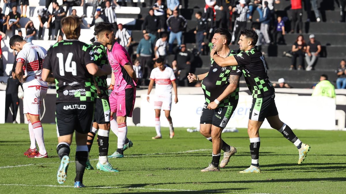 Silba fue el autor del gol de la victoria ante Gimnasia y Esgrima. Silba fue el autor del gol de la victoria ante Gimnasia y Esgrima.