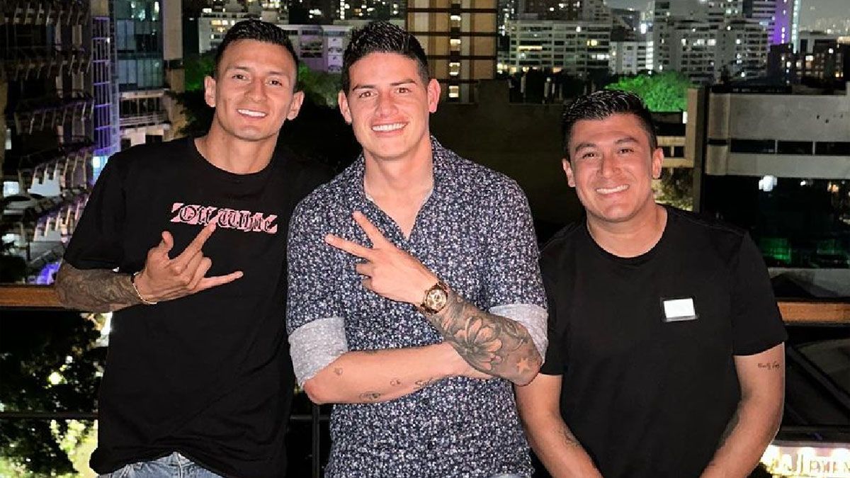 James Rodríguez está en Medellín, de vacaciones, mientras lo vinculan a Boca James Rodríguez está en Medellín, de vacaciones, mientras lo vinculan a Boca