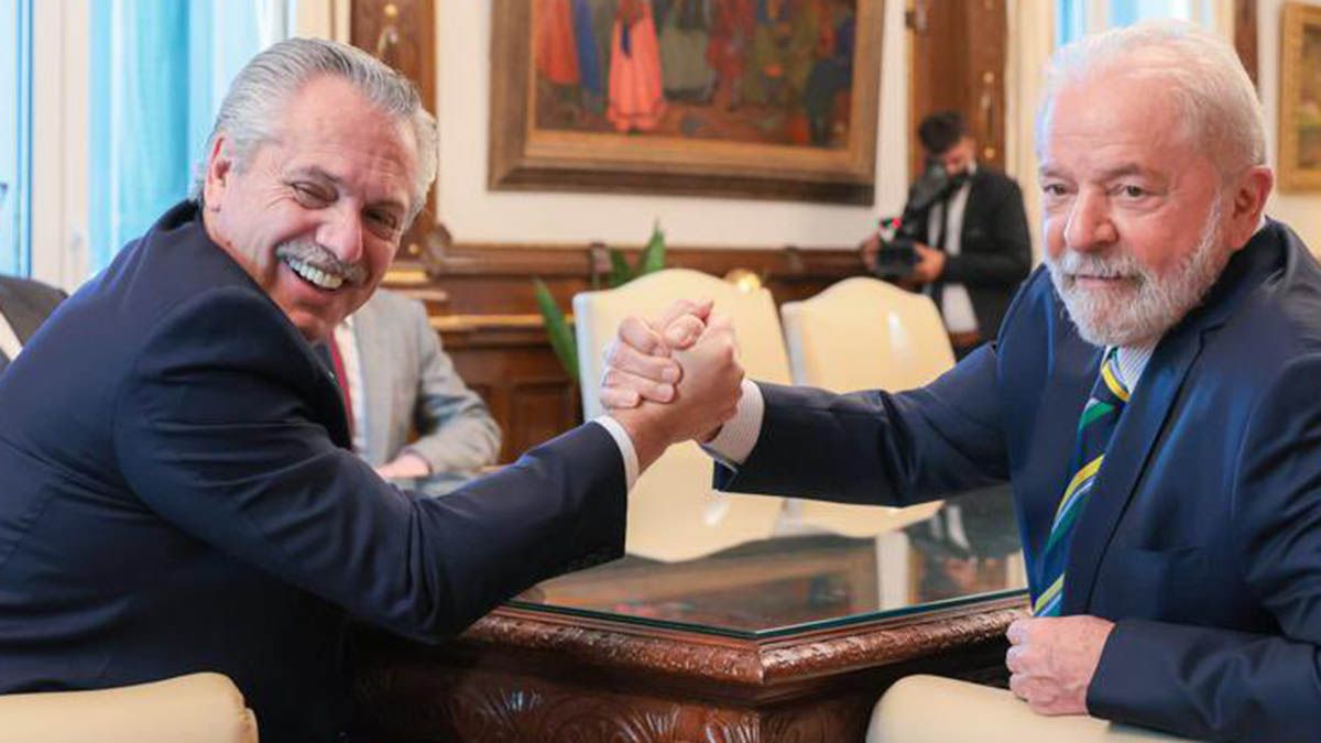 Alberto Fern&aacute;ndez recibi&oacute; a Lula da Silva antes del acto.
