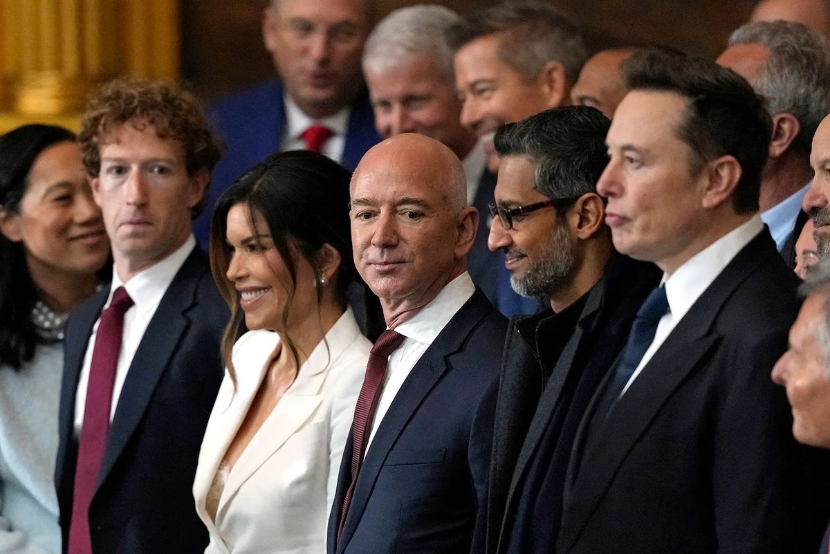 Mark Zuckerberg, Jeff Bezos, Sundar Pichai y Elon Musk el día de toma de posesión de Donald Trump, el pasado 20 de enero. Mark Zuckerberg, Jeff Bezos, Sundar Pichai y Elon Musk el día de toma de posesión de Donald Trump, el pasado 20 de enero. 