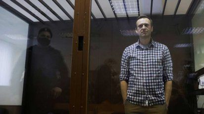 El opositor ruso Alexei Navalny anunció que iniciará una huelga de hambre en la prisión donde se encuentra y denunció que lo despiertan ocho veces por noche