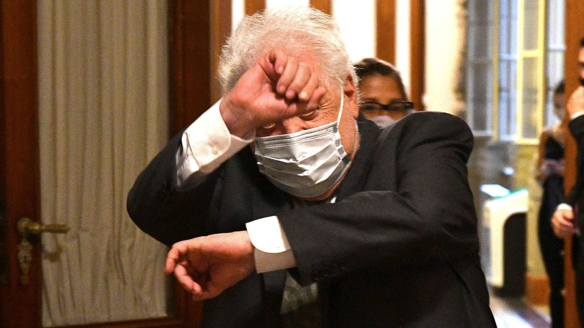 Escrache a Ginés. La gente lo echó de un restaurante. Hay video.&nbsp;