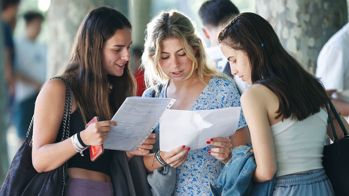 Peronistas, radicales y mileístas coinciden en que los más jóvenes se enfocan en problemáticas concretas y buscan soluciones. Peronistas, radicales y mileístas coinciden en que los más jóvenes se enfocan en problemáticas concretas y buscan soluciones.