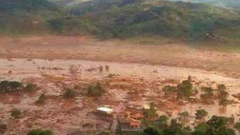 Al menos 17 personas murieron en un deslave de toneladas de residuos tóxicos en Brasil